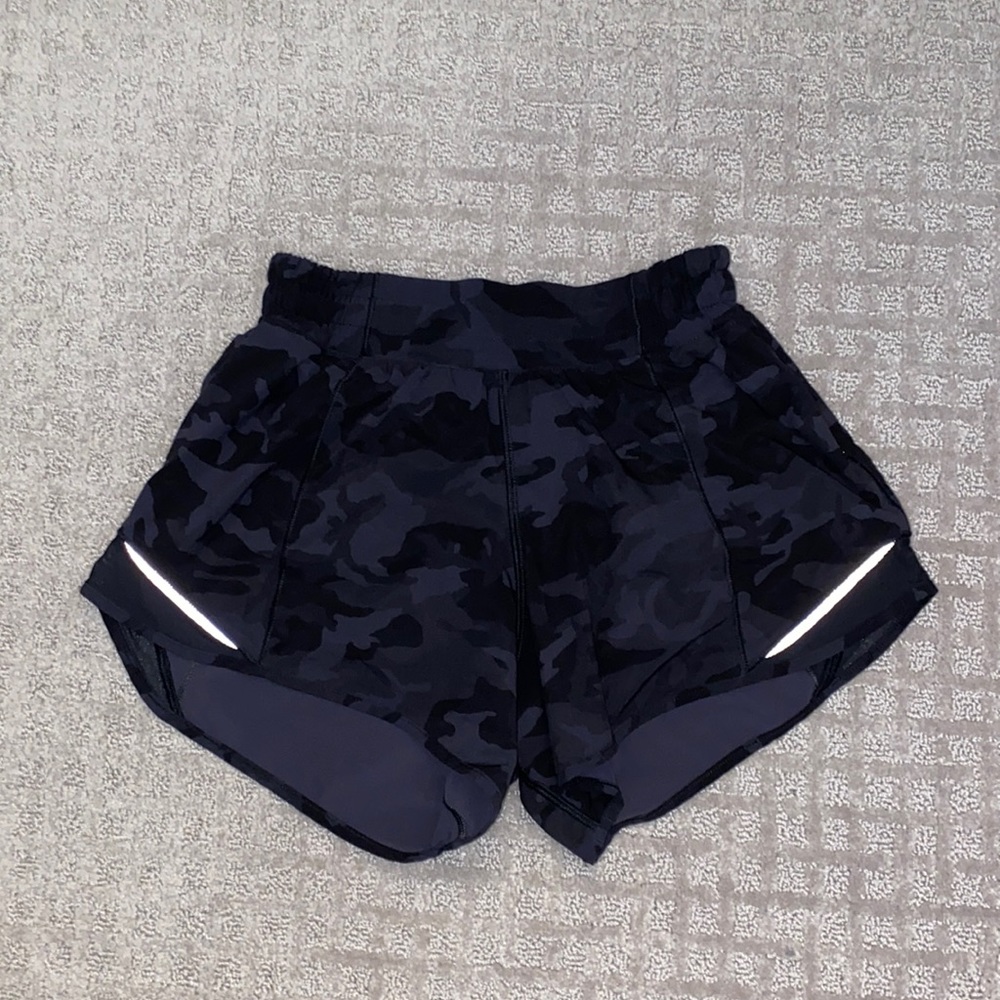 Lululemon heritage camo hotty hots